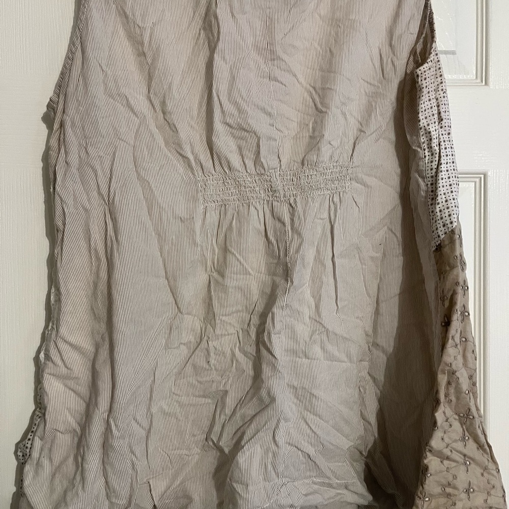 Light top - Picture 2 of 3